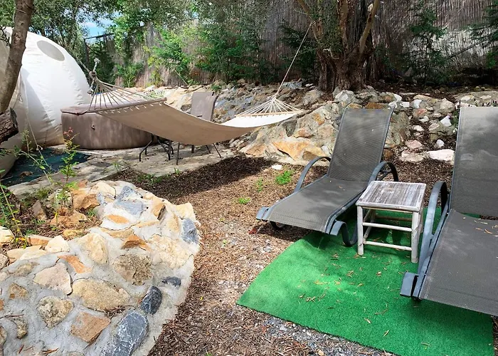 Οργανωμένο κάμπινγκ Bubble Tent Νέα Μουδανιά